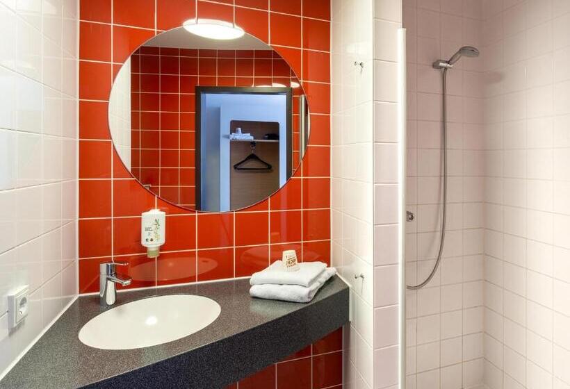 Номер Стандарт Трехместный, B&b Hotel Magdeburg City