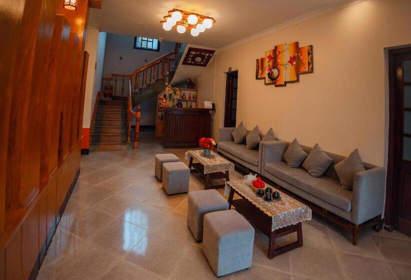 اتاق استاندارد سه نفره, Le Boutique Sapa