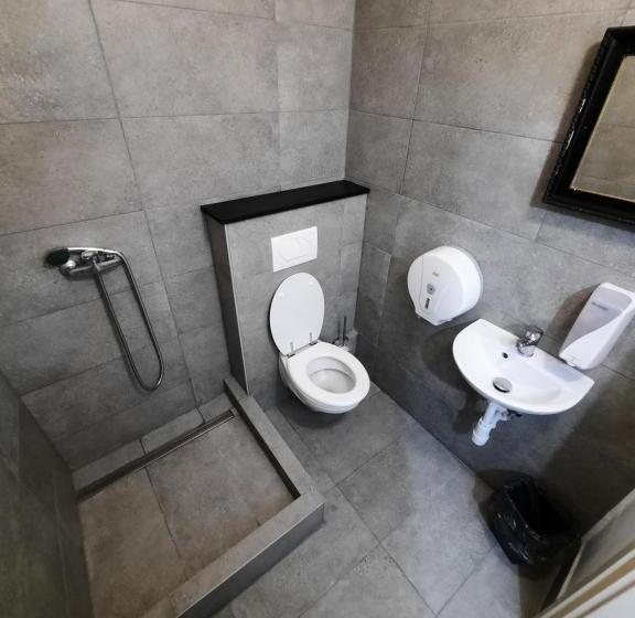 Номер Economy, Lima Hostel Győr