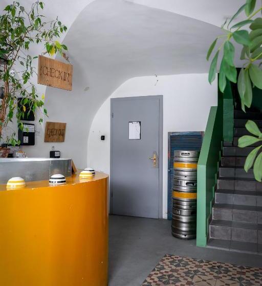Номер Стандарт Индивидуальный, Lima Hostel Győr