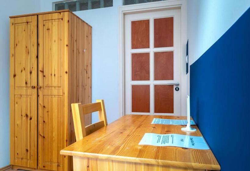 Номер Стандарт Индивидуальный, Lima Hostel Győr