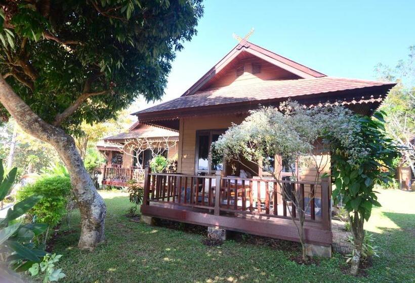 Номер Стандарт Вид на Озеро, Viang Yonok Hotel, Restaurant, Sports Club