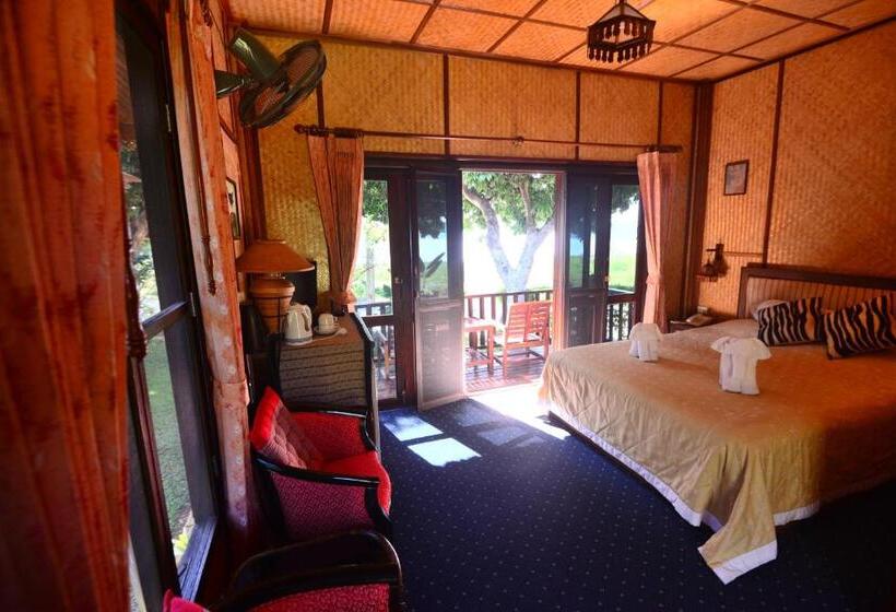 Номер Стандарт Вид на Озеро, Viang Yonok Hotel, Restaurant, Sports Club