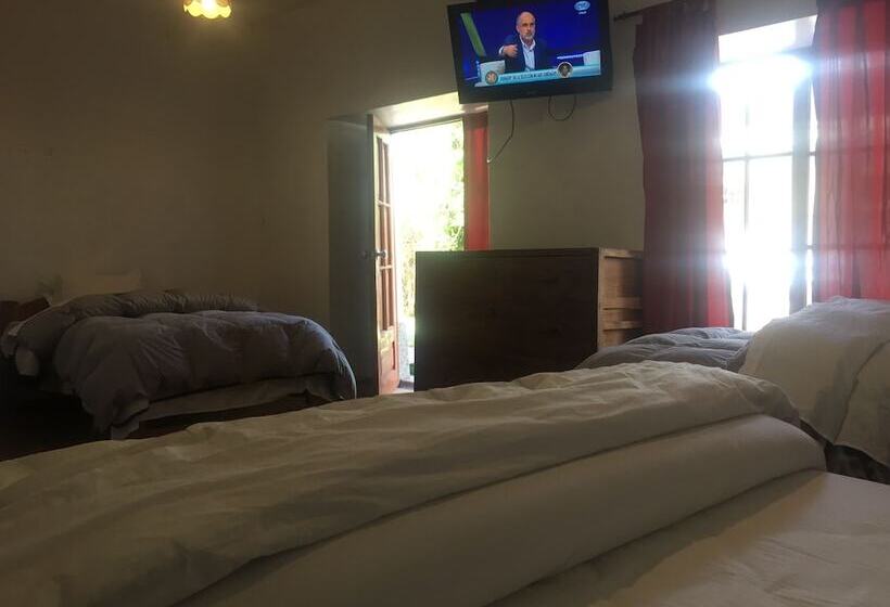 Четырехместный Номер Стандарт, Hostal Cuesta Del Sol   Hostel