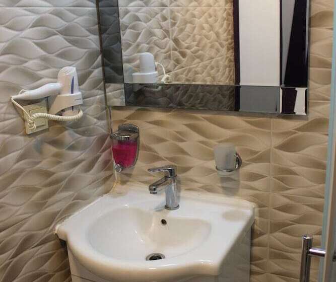 اتاق استاندارد سه نفره, Laleli Hotel Izmir
