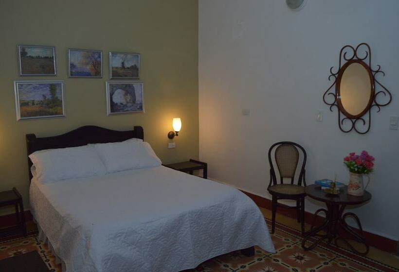 Номер Стандарт, Boutique Ana Lorenza
