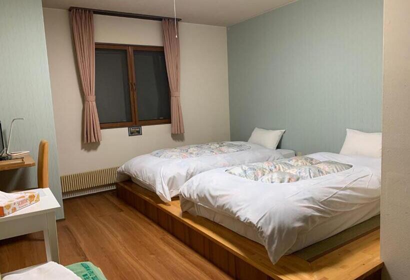 Номер Стандарт, Tae Windsor