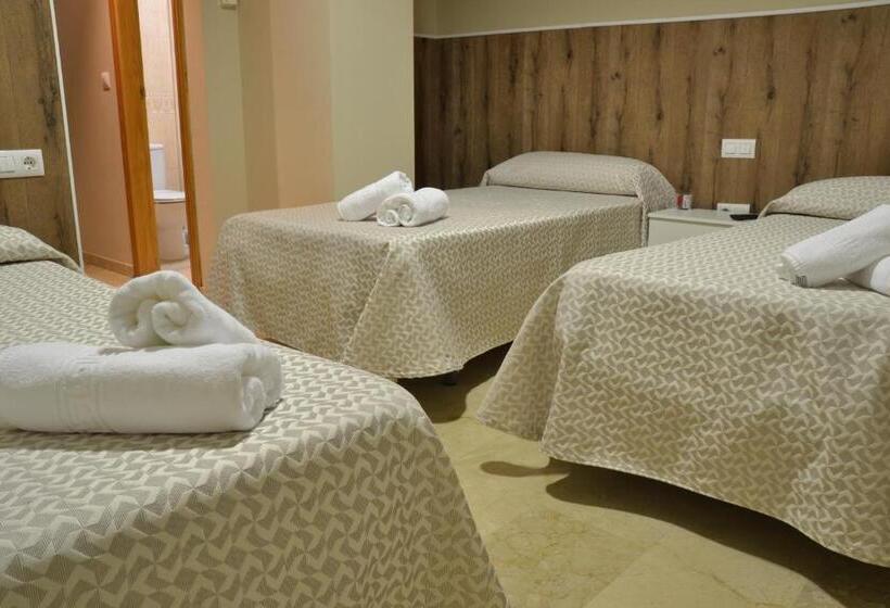 스탠다드 트리플 룸, Hostal El Bugar