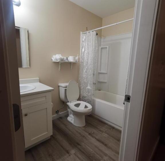 Номер Стандарт, Coquihalla Motel