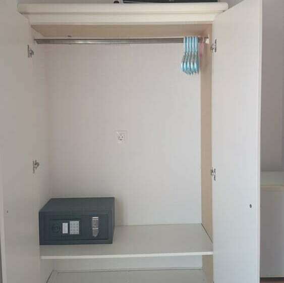 غرفة قياسية, Athena Rooms