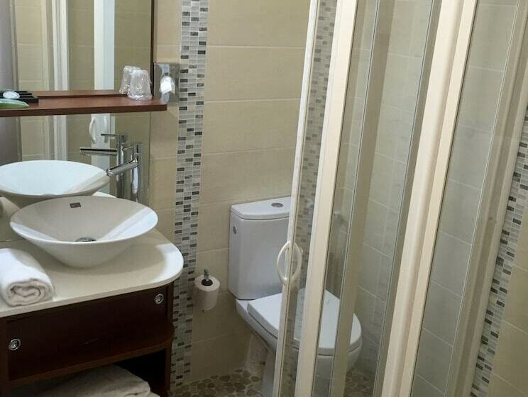 Standard Room, Massilia