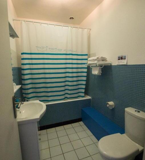 Номер Стандарт Трехместный, Hôtel Du Commerce