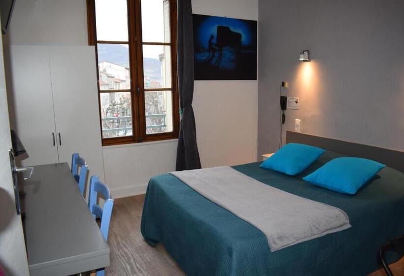 Номер Стандарт, Hôtel Du Commerce