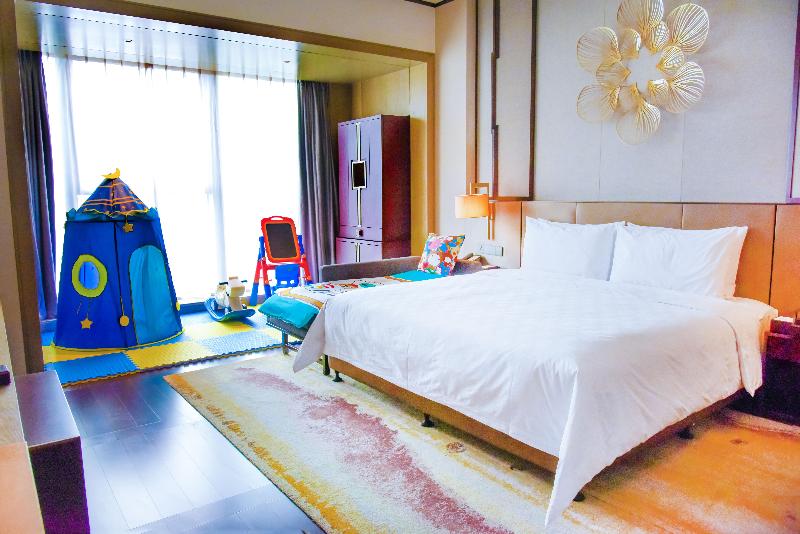 高级客房, Hualuxe Xiamen Haicang Habour View   An Ihg