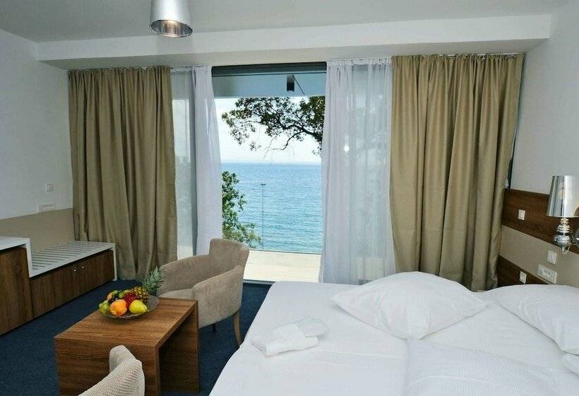اتاق لوکس با چشم‌انداز دریا, Boutique Hotel Mali Raj