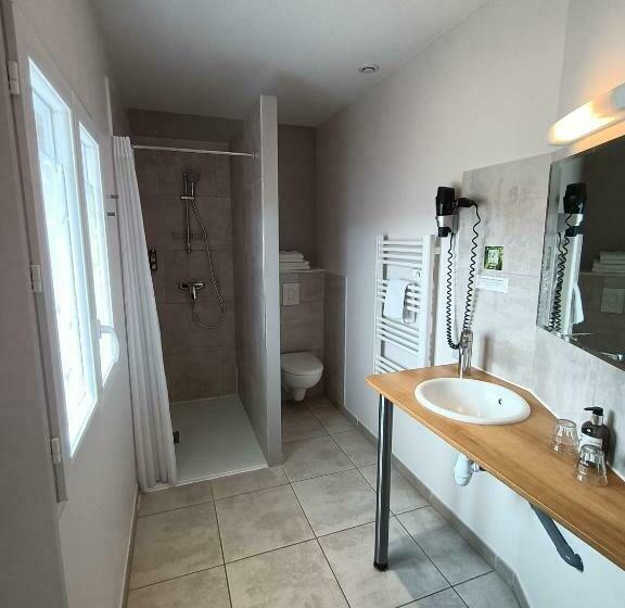 Номер Стандарт, Auberge Du Vieux Lanas Logis Hotel Restaurant