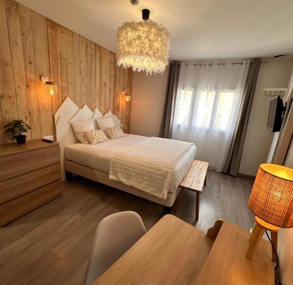 Номер Стандарт, Auberge Du Vieux Lanas Logis Hotel Restaurant
