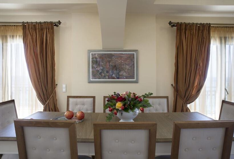Люкс Deluxe 3 Спальни, Avra Private Suites