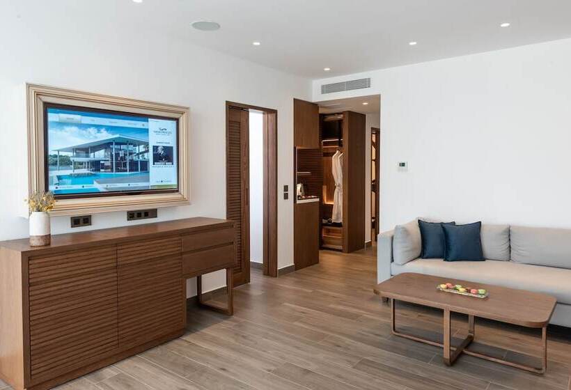 سوییت با چشم‌انداز دریا, Nana Princess Suites Villas & Spa