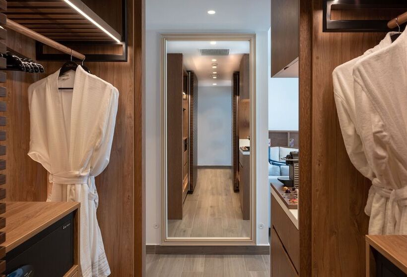 سوییت با چشم‌انداز دریا, Nana Princess Suites Villas & Spa