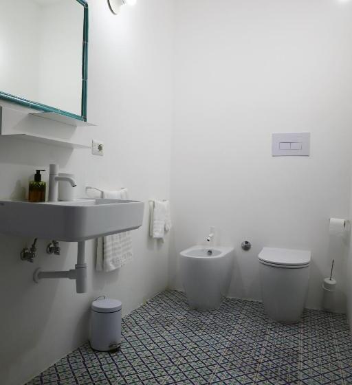 デラックスルーム, Art B&b