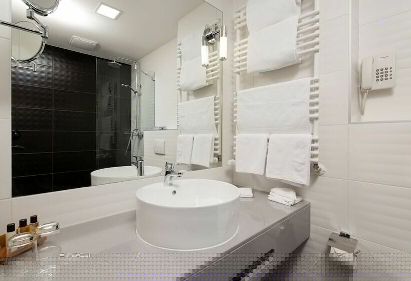 Suite, Akeah Verdi Budapest