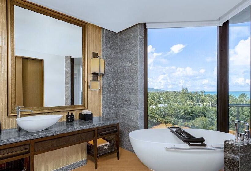 سوییت جونیور با چشم‌انداز دریا, Intercontinental Phu Quoc Long Beach Resort, An Ihg