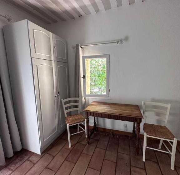 Номер Стандарт, Le Moulin D Antelon