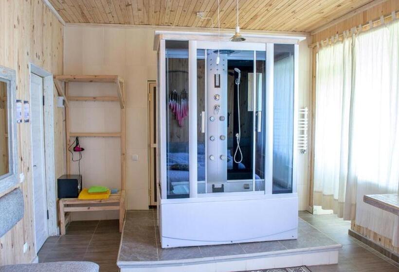 Номер Стандарт, Baron Munchausen Guest House