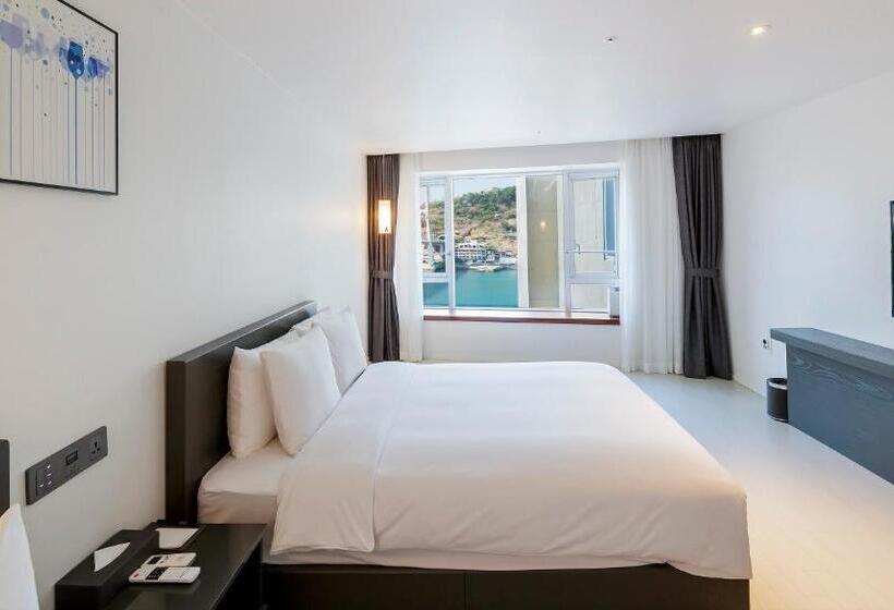 اتاق خانوادگی با چشم‌انداز دریا, Yeosu Hotel Haven