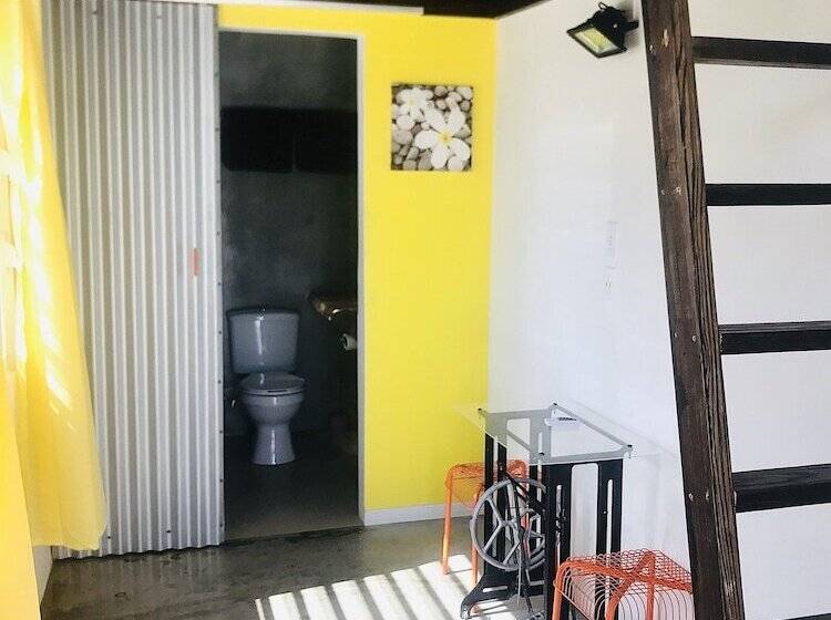 Номер Deluxe, Crash Pad Adventure Hostel