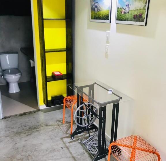 Номер Deluxe, Crash Pad Adventure Hostel