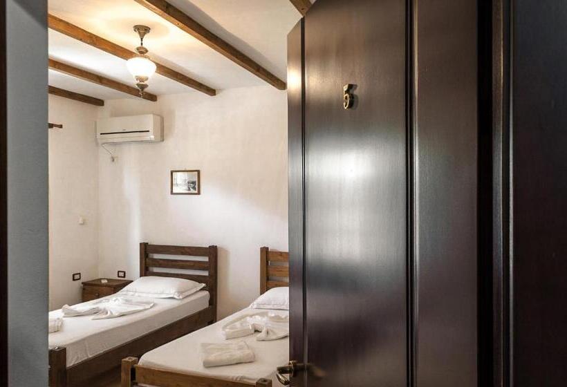 标准间带阳台, Maya Hostel Berat