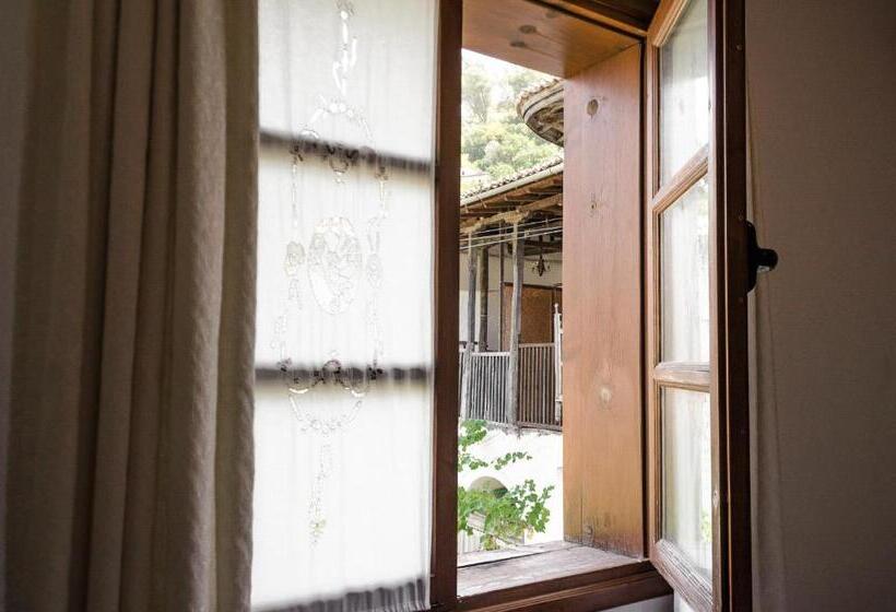 带观景的标准间, Maya Hostel Berat