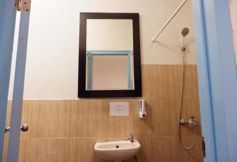 Семейный Номер, Reddoorz Near Rsud Kota Mataram