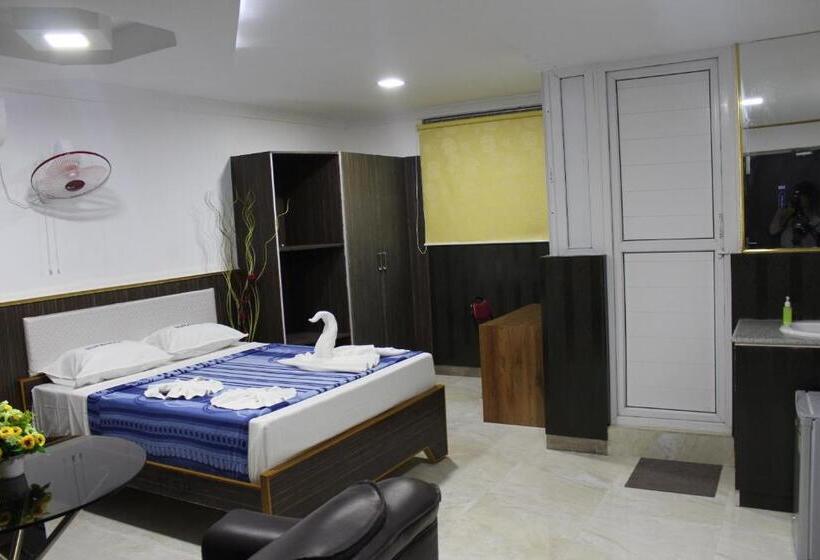 디럭스 룸, Suradeep Residency