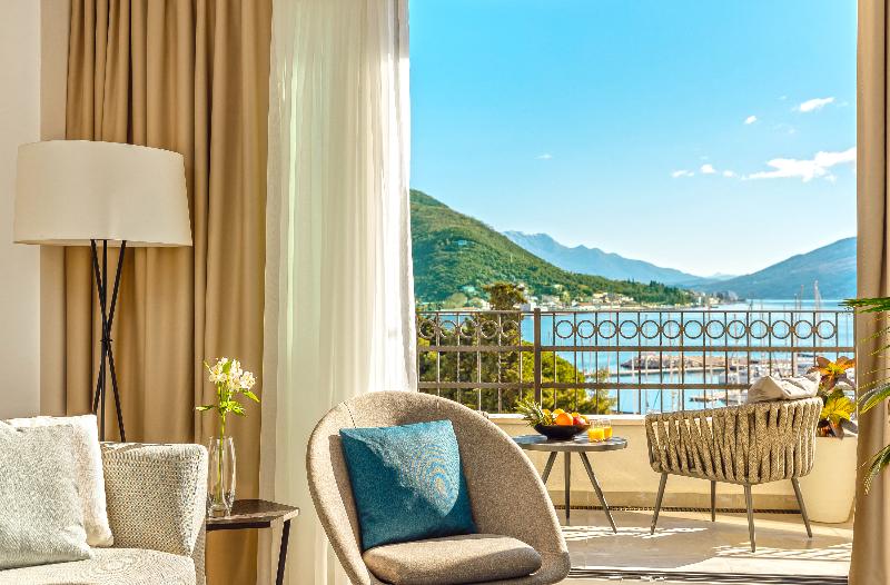 استودیوی استاندارد با چشم‌انداز دریا, Lazure Hotel & Marina