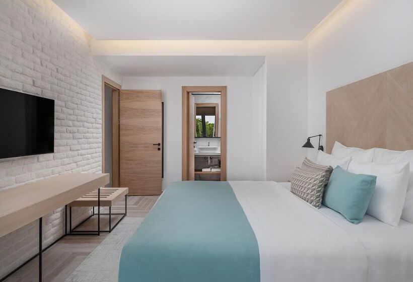 سوییت با چشم‌انداز دریا, Lazure Hotel & Marina