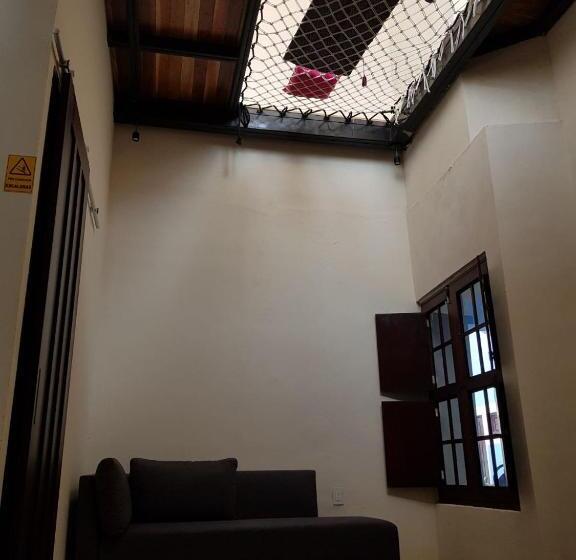 استودیوی استاندارد, Maculís