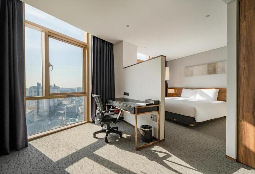 جناح, Staz Hotel Ulsan