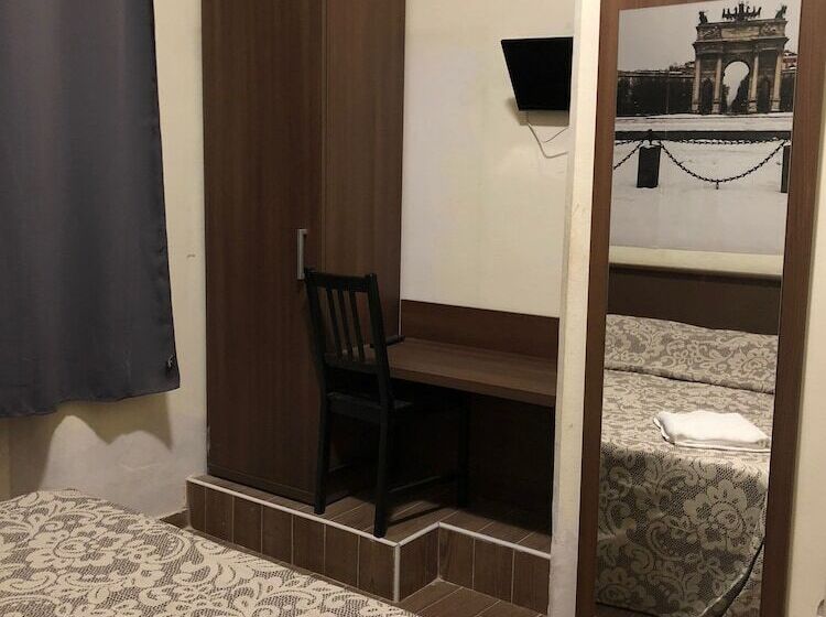 اتاق استاندارد با سرویس بهداشتی مشترک, Albergo Corvetto Corso Lodi