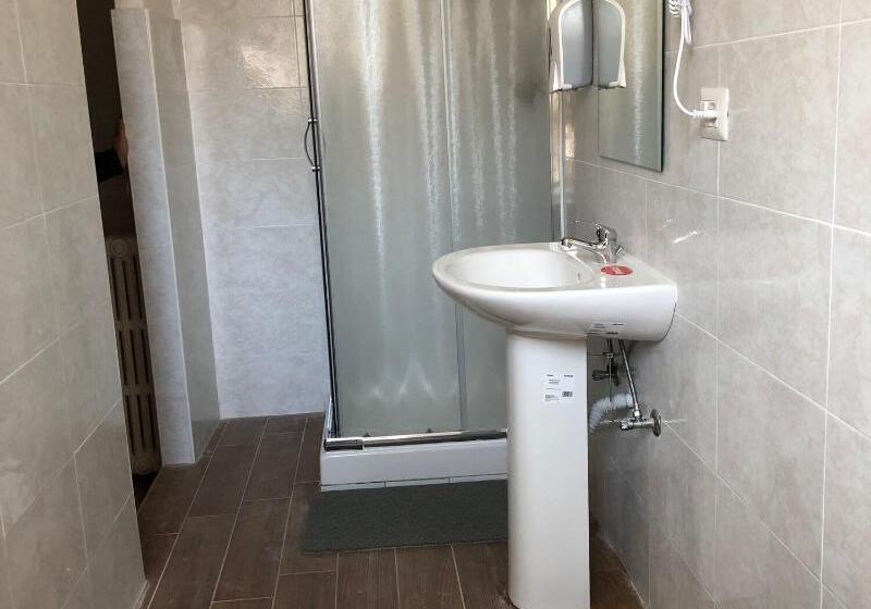اتاق استاندارد با سرویس بهداشتی مشترک, Albergo Corvetto Corso Lodi