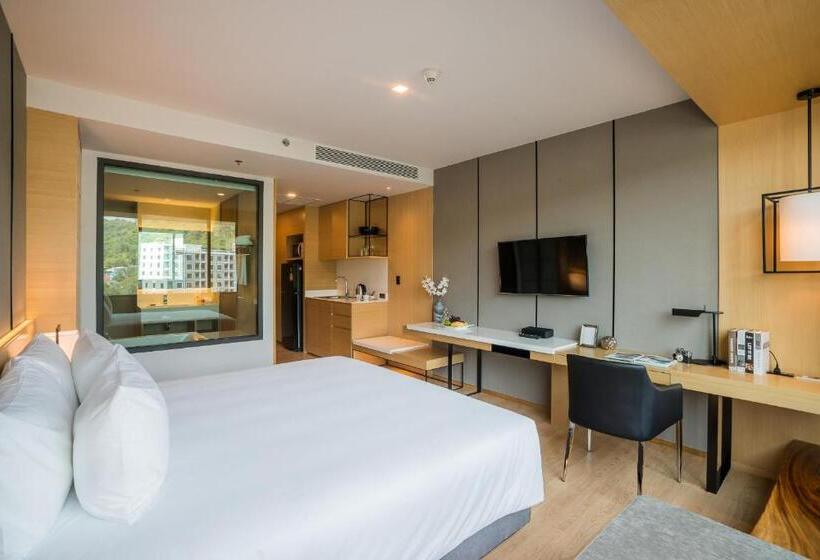 Deluxe Room Mountain View, Arize Hotel Sri Racha