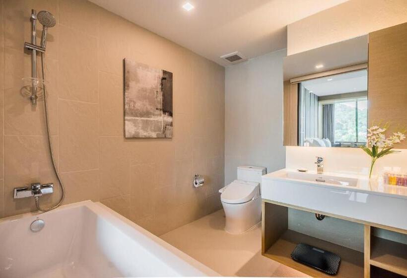 اتاق لوکس با چشم‌انداز دریا, Arize Hotel Sri Racha