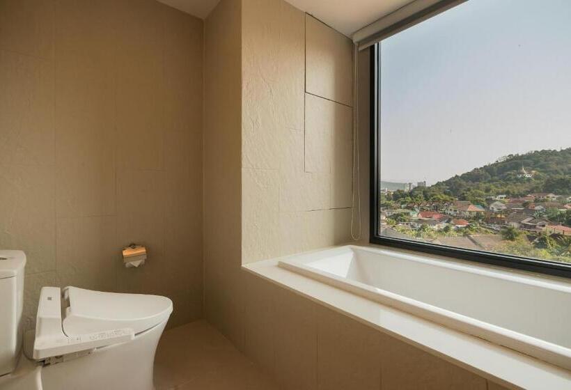 سوییت جونیور با چشم‌انداز دریا, Arize Hotel Sri Racha