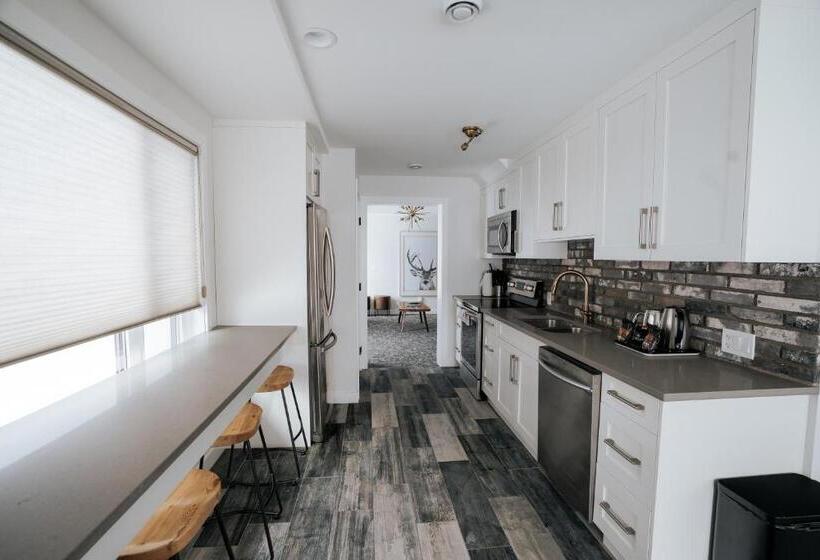 １ベッドルームのデラックスアパートメント, Basecamp Resorts Canmore