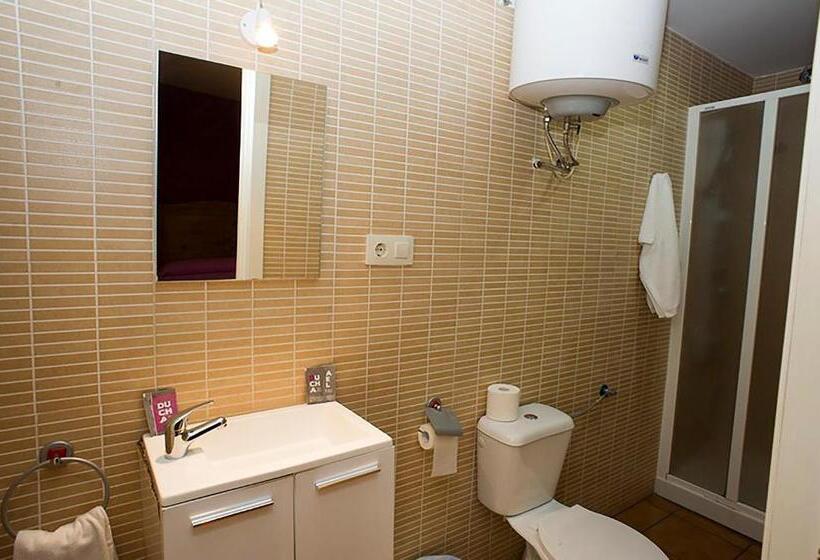 Номер Стандарт Трехместный, Hostal Velarde