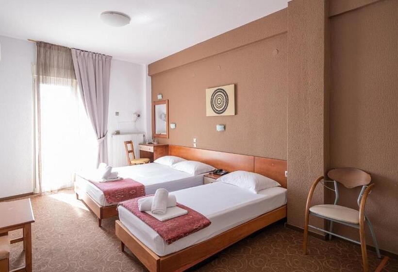 اتاق استاندارد سه نفره, Akropol