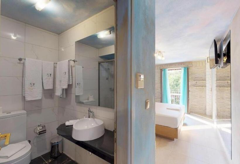 Люкс Вид на Сад, Leda Suites