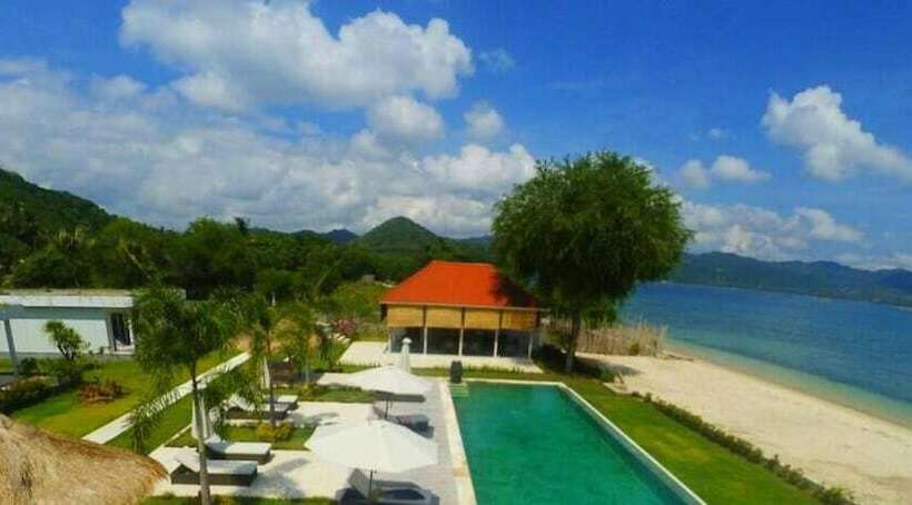 Люкс Вид на Сад, The Suites Lombok